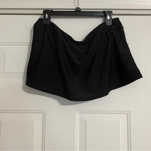 ZeroXposur Women's Swim-or-Golf Skirt is a Size 12.